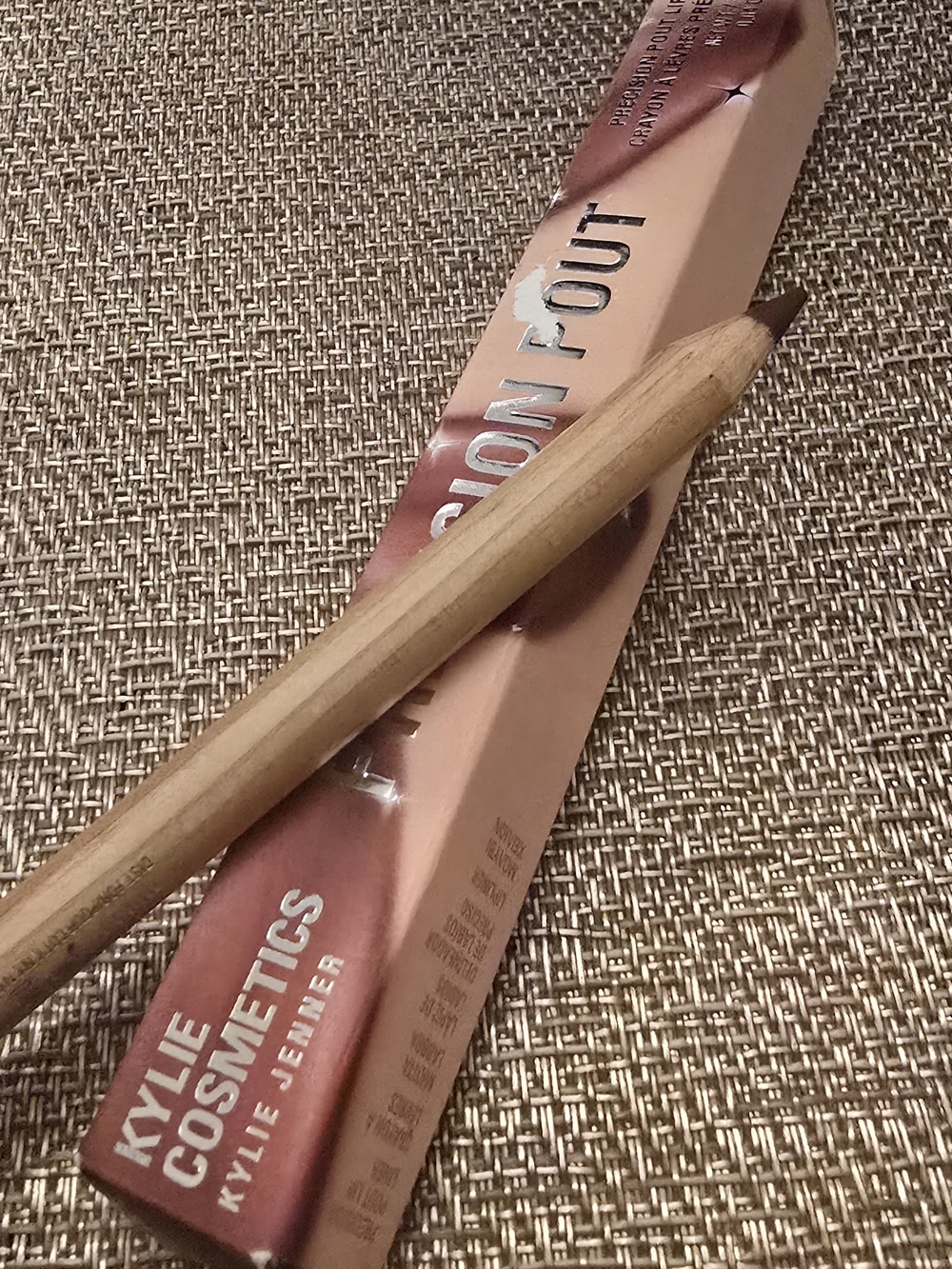 Kylie Cosmetics Precision Lip Liner Pencil in Maple NIB - Picture 3 of 3
